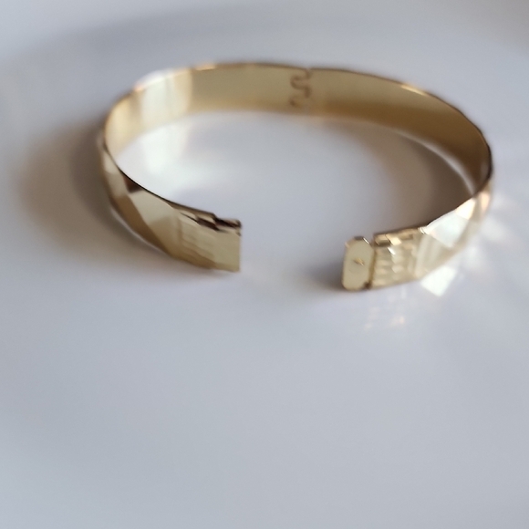 Fashion Jewelry Gold-Tone Textured Bracelet - Picture 4 of 5